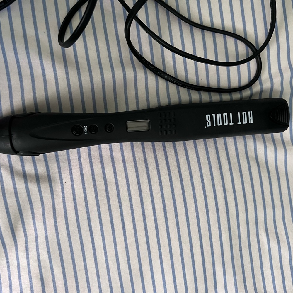 Hot tools flat iron